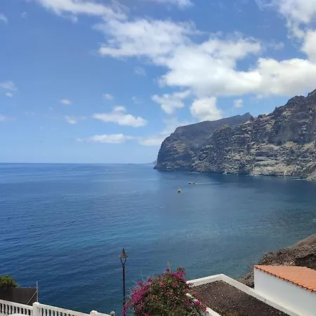Tipsy Terrace Acantilado de los Gigantes