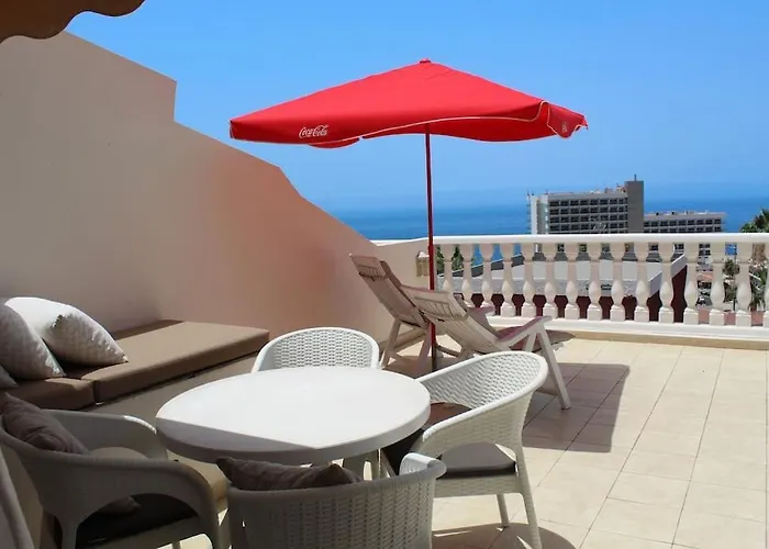 Tipsy Terrace Apartment *